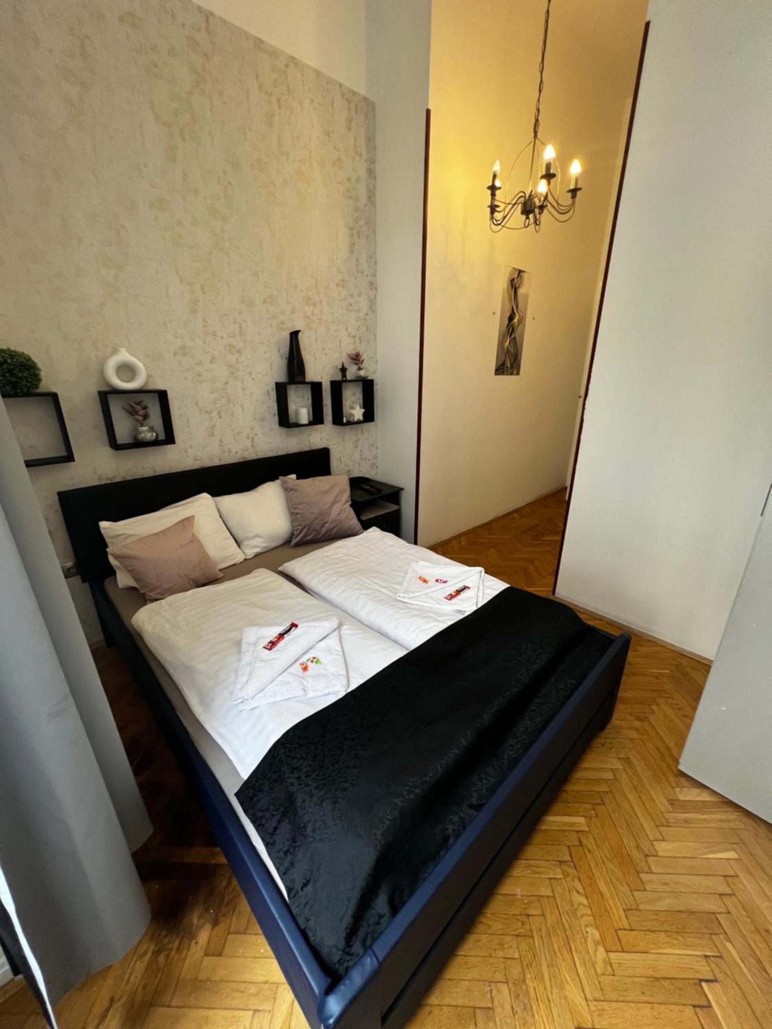 Spring Roses Downtown Boutique Hotel Boedapest Buitenkant foto